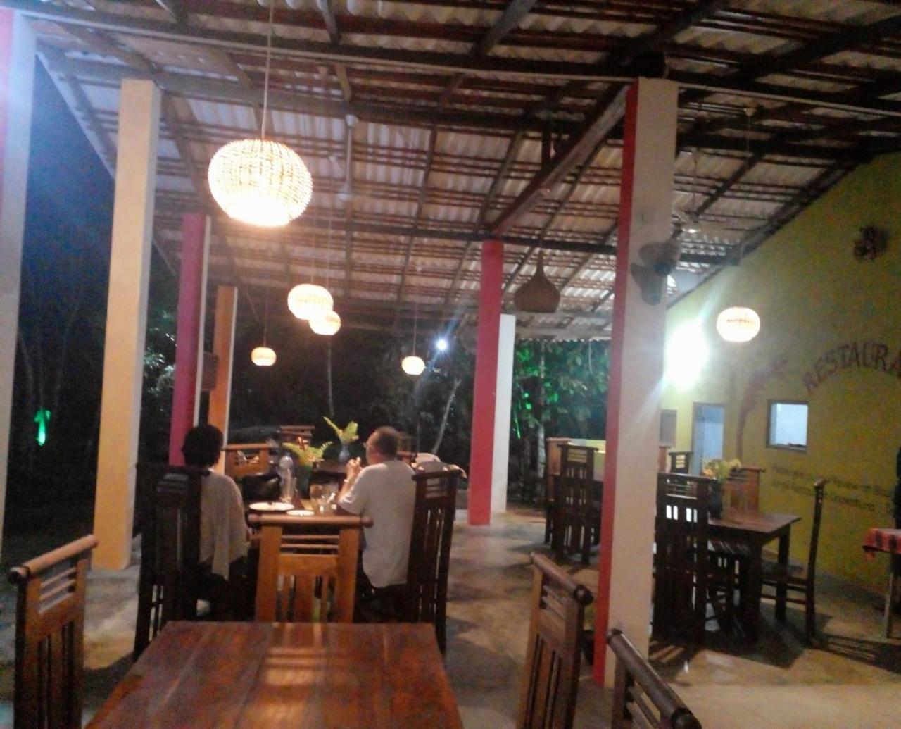 Jungle Restaurant And Villa Unawatuna Eksteriør bilde